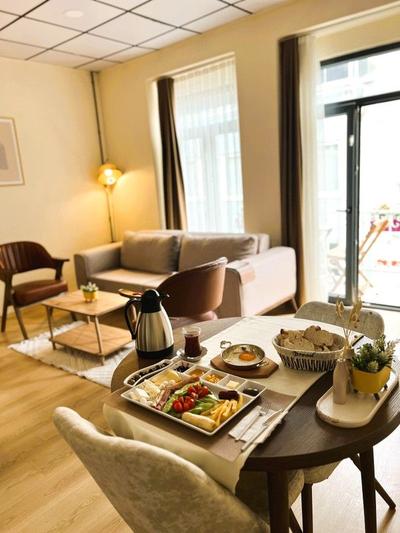 Golden Door Hotel