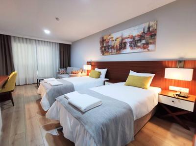 Rexee Hotel