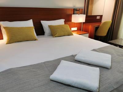 Rexee Hotel