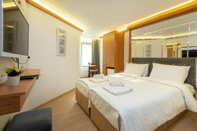 Seven Rooms Old City