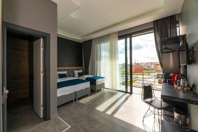 Melanj Airport Hotel