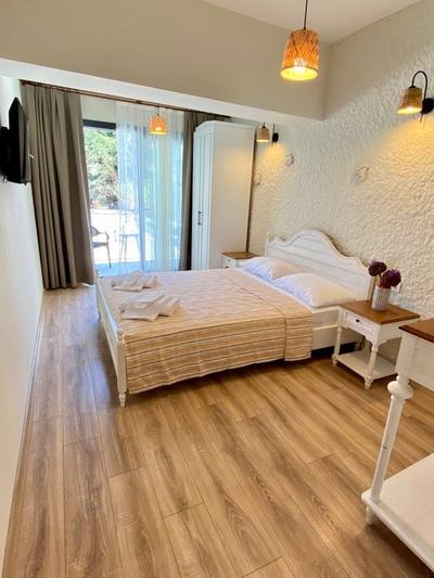 Serez Alaçatı by La Mira