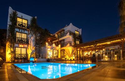 West Coast Otel