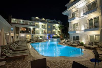 Montebello Deluxe Hotel