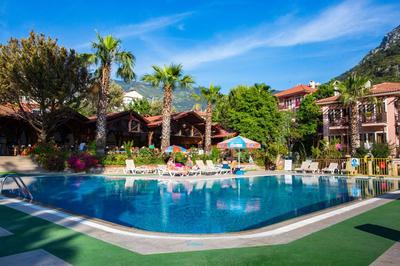 Pink Palace Otel