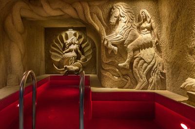 Acer Cave Hotel