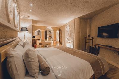 Nino Cave Suites