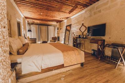 Nino Cave Suites