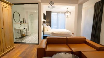 Be Side Hotel