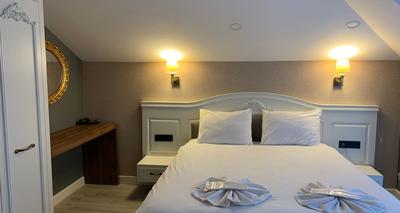 White Golden Suite Hotel