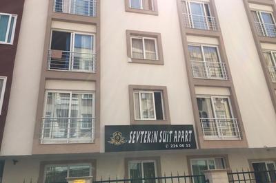 Sera Suit Apart