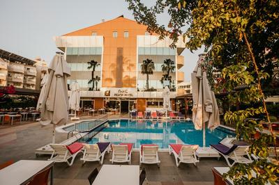 Fame Beach Hotel