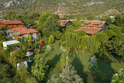 Flora Pansiyon Çıralı