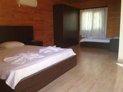 Kütle Hotel