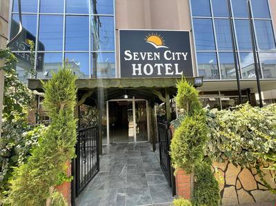 Seven City Hotel
