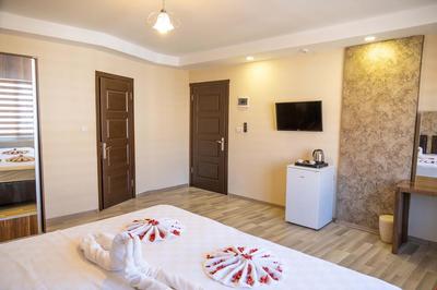 İkarus Hotel