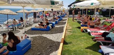 Gunes Motel Beach