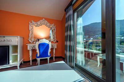 Tok Epik Hotel