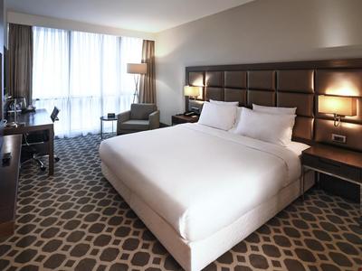 Mercure İstanbul West Hotel & Convention Center