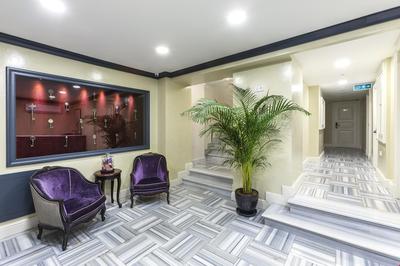 Meroddi La Porta Hotel