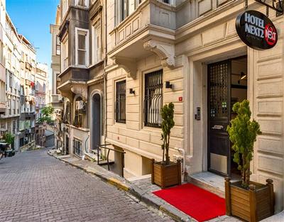Next2 Hotel