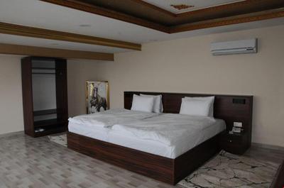 Yeşil Otel