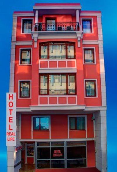 Hotel Real Life