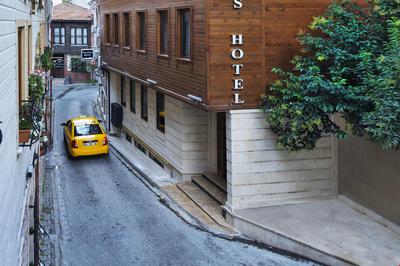 Perapolis Hotel