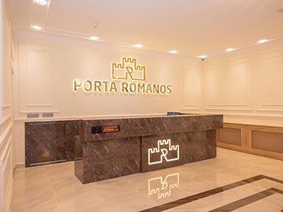 Porta Romanos Hotel