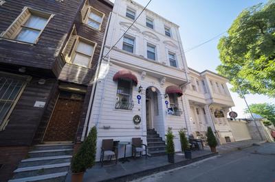 Solomon's Mansion Hotel