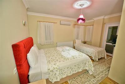 Assortie La Villa Hotel