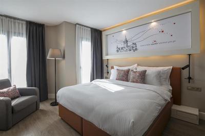 Sparkle Hotel