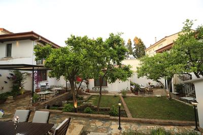 No 10 Hotel