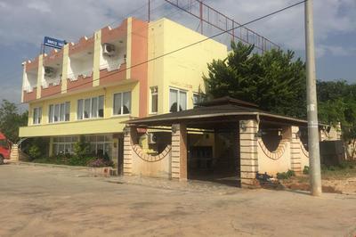 Barış Hotel