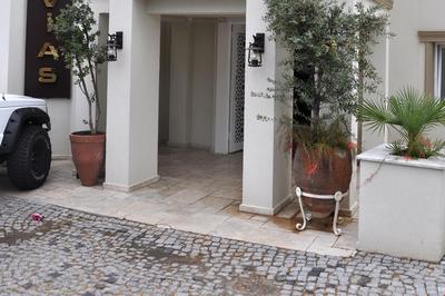 Olivias Group Hotel