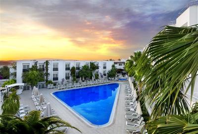 Shark Club Hotel