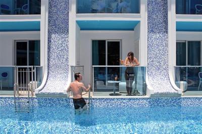 Ocean Blue Hotel