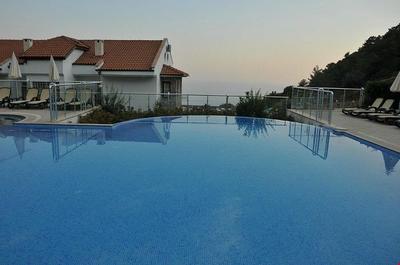 Sertil Deluxe Tropical Suites