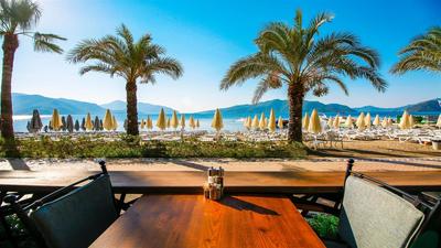 Aurasia Beach Hotel
