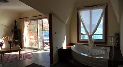 Dolphin Hotel