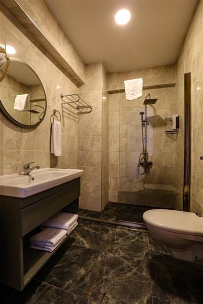 Grand Ayzek Hotel