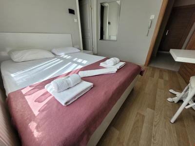 Gold In Hotel