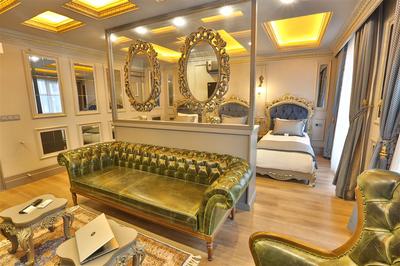 Real King Suit Otel
