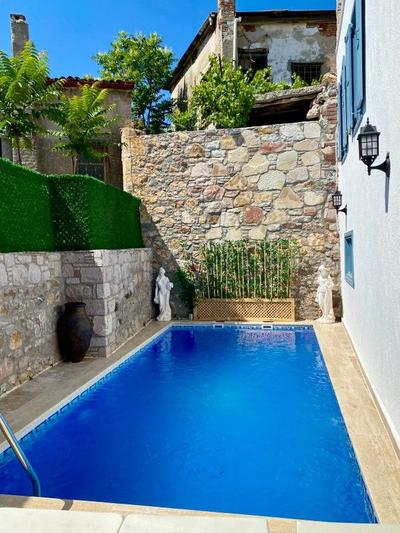 Rebetiko Luxury Hotelpool