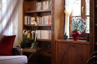 Taş Bahçe Otel Cunda