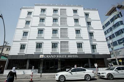 Grand White Hotel