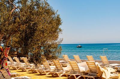 Helen Camping Beach & Restaurant