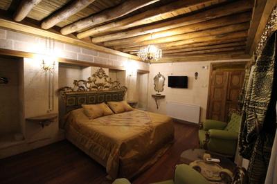 Aynur Hanım Konağı