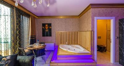 Sam Diamond Residence