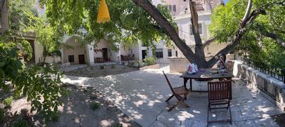 El Puente Cave Hotel